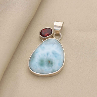 Blue Larimar Pear Shape 925 Stealing Silver Pendant Decorated With Red Garnet Gemstone