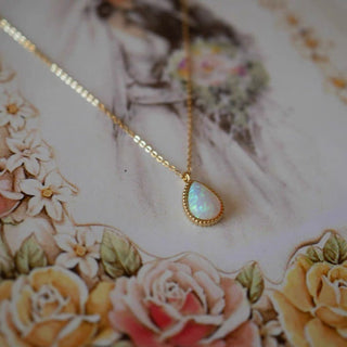 Vintage Opal Gemstone Gold Necklace