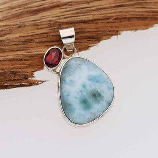 Blue Larimar Pear Shape 925 Stealing Silver Pendant Decorated With Red Garnet Gemstone