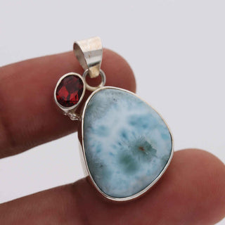 Blue Larimar Pear Shape 925 Stealing Silver Pendant Decorated With Red Garnet Gemstone