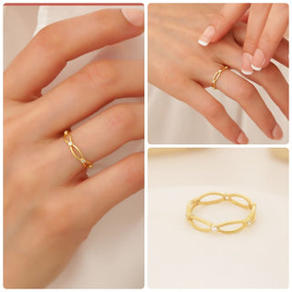 MINIMALIST WEDDING RING BY CROWN MINIMALIST