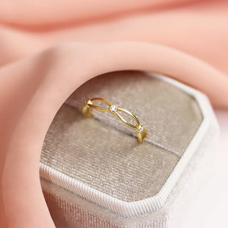 MINIMALIST WEDDING RING BY CROWN MINIMALIST