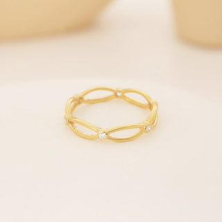 MINIMALIST WEDDING RING BY CROWN MINIMALIST